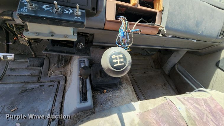 image for item MK9048 1992 Chevrolet K1500  Ext. Cab pickup truck