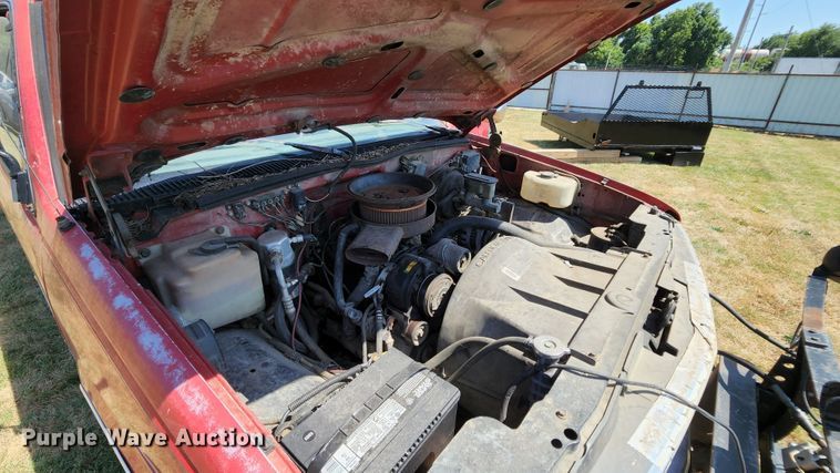 image for item MK9048 1992 Chevrolet K1500  Ext. Cab pickup truck