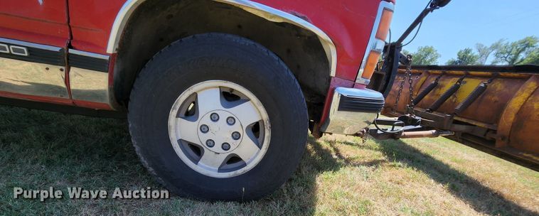 image for item MK9048 1992 Chevrolet K1500  Ext. Cab pickup truck