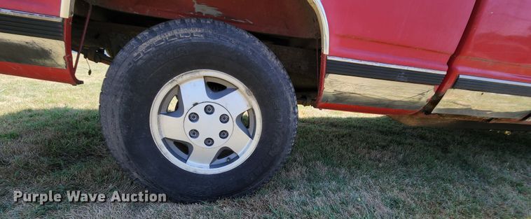 image for item MK9048 1992 Chevrolet K1500  Ext. Cab pickup truck