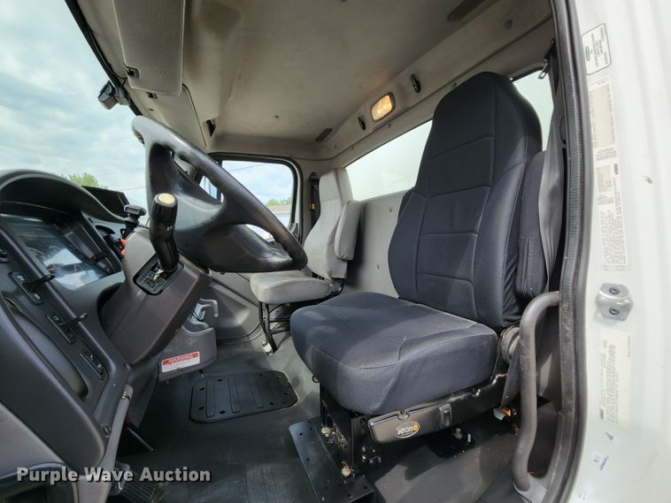 image for item MK9069 2014 Freightliner Business Class M2  delivery truck