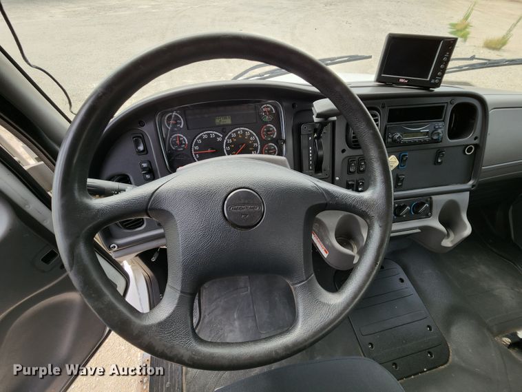 image for item MK9069 2014 Freightliner Business Class M2  delivery truck