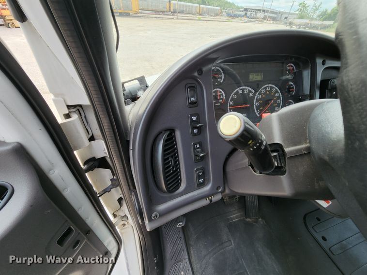 image for item MK9069 2014 Freightliner Business Class M2  delivery truck