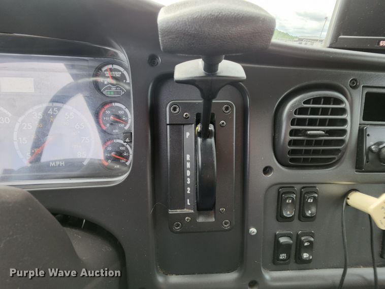 image for item MK9069 2014 Freightliner Business Class M2  delivery truck