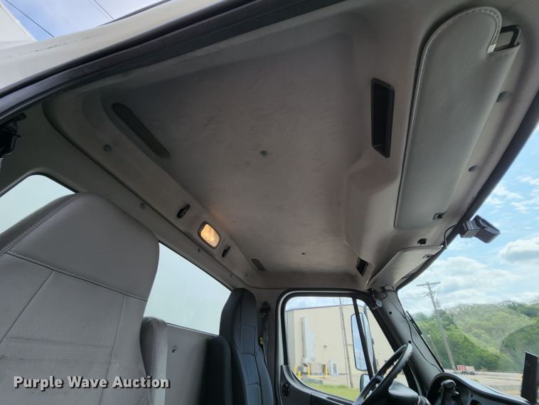 image for item MK9069 2014 Freightliner Business Class M2  delivery truck