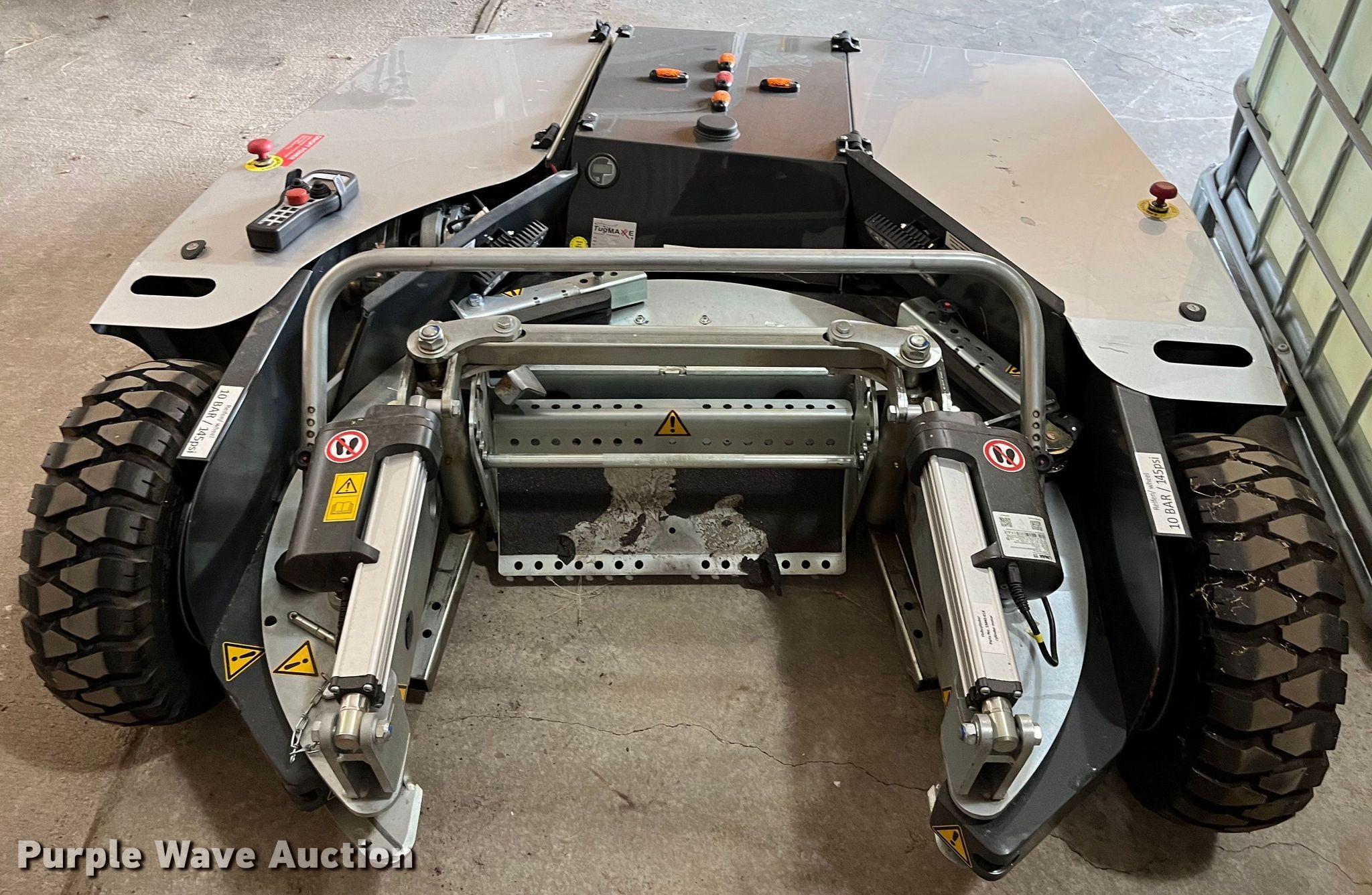 Tugmaxxe TM4.1 tug in Wichita, KS | Item IN9106 sold | Purple Wave