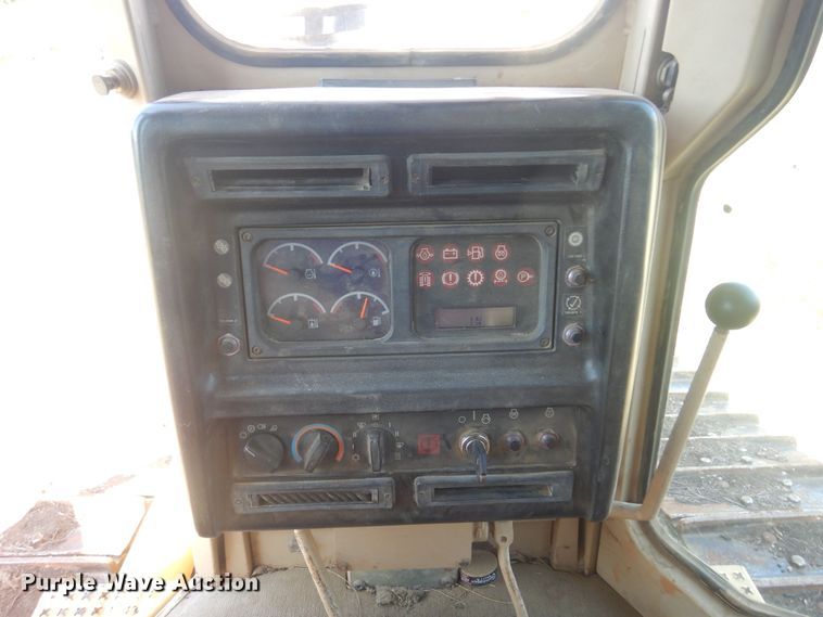 image for item DB7944 1999 Caterpillar D6M XL  dozer