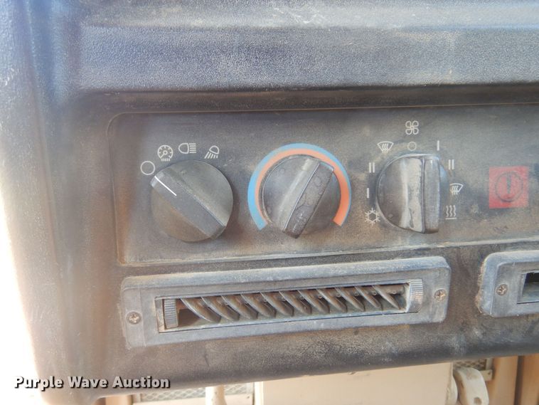 image for item DB7944 1999 Caterpillar D6M XL  dozer