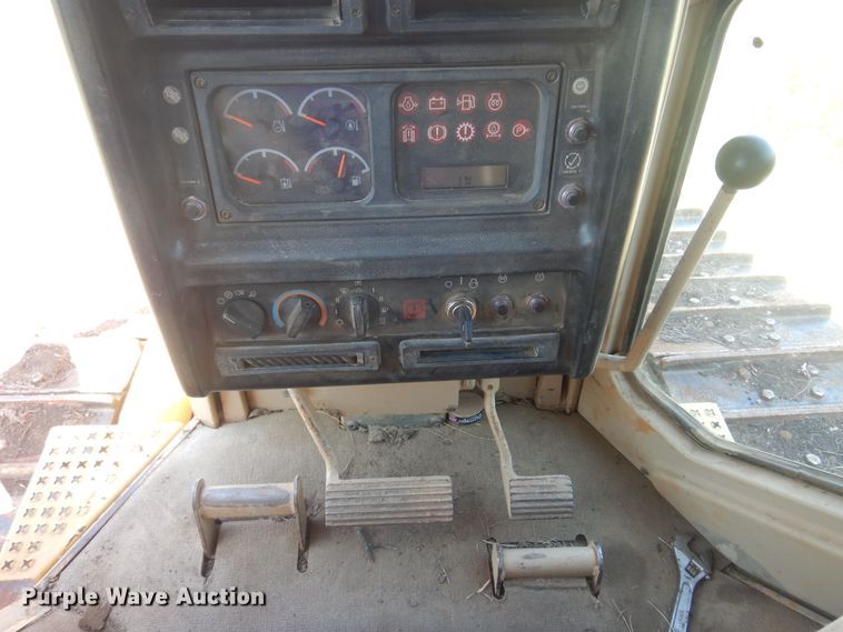 image for item DB7944 1999 Caterpillar D6M XL  dozer