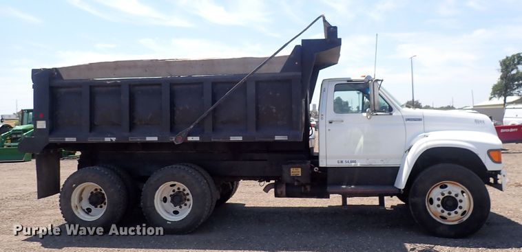 image for item DF5003 1998 Ford FT900  dump truck