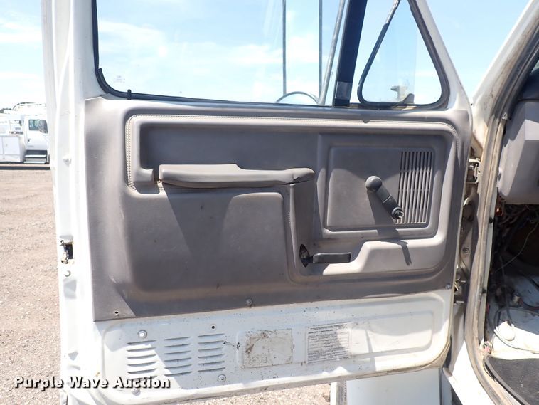 image for item DF5003 1998 Ford FT900  dump truck