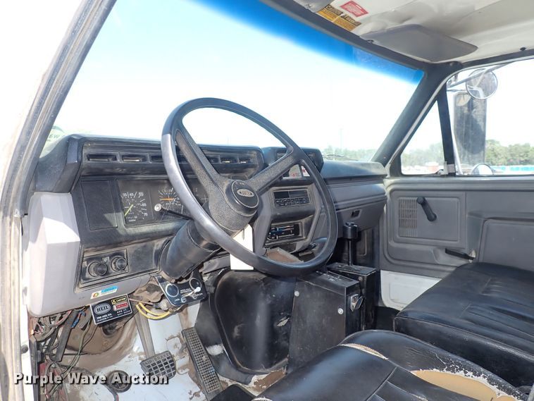 image for item DF5003 1998 Ford FT900  dump truck