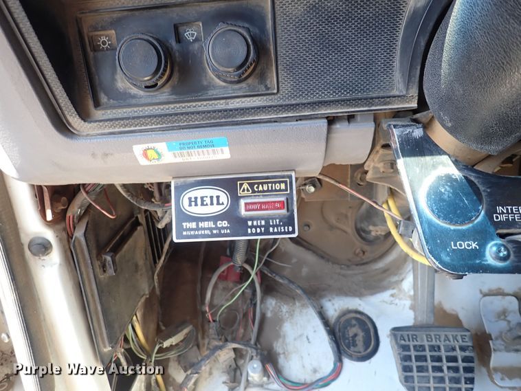 image for item DF5003 1998 Ford FT900  dump truck