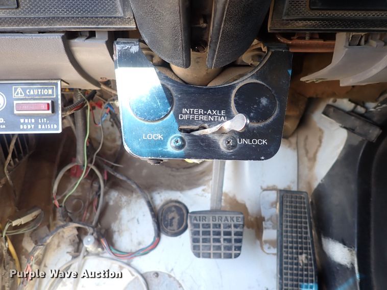 image for item DF5003 1998 Ford FT900  dump truck