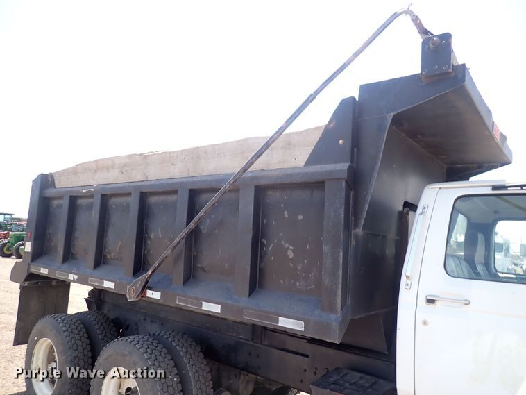 image for item DF5003 1998 Ford FT900  dump truck