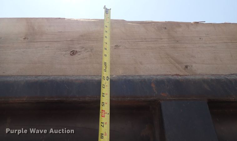 image for item DF5003 1998 Ford FT900  dump truck