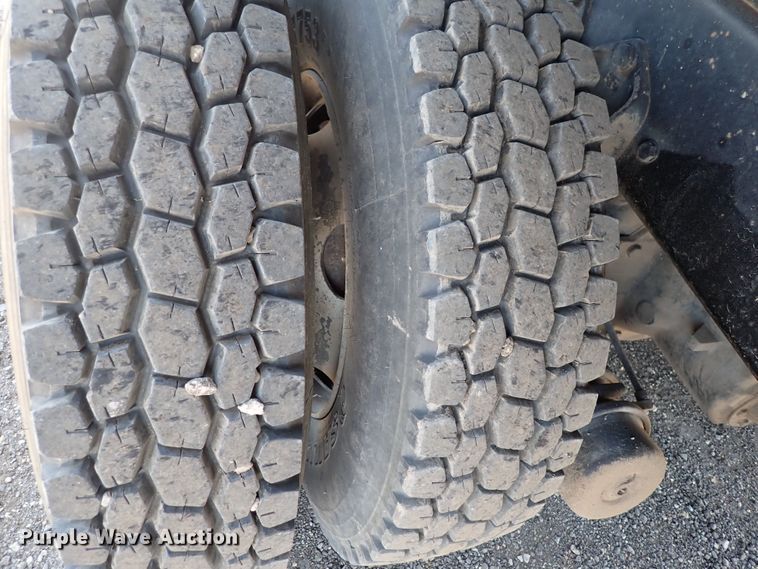 image for item DF5003 1998 Ford FT900  dump truck