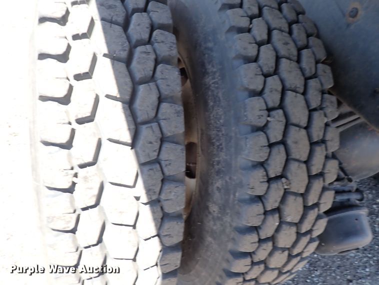 image for item DF5003 1998 Ford FT900  dump truck