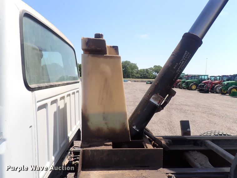 image for item DF5003 1998 Ford FT900  dump truck