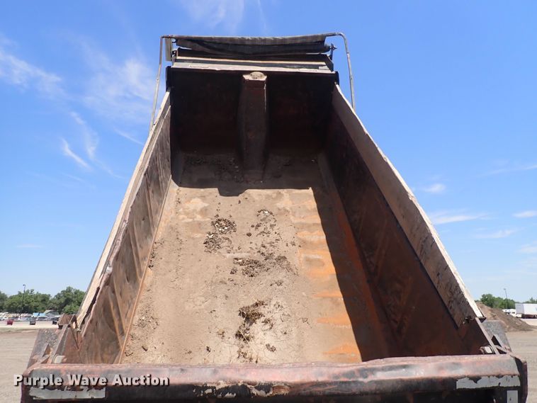 image for item DF5003 1998 Ford FT900  dump truck