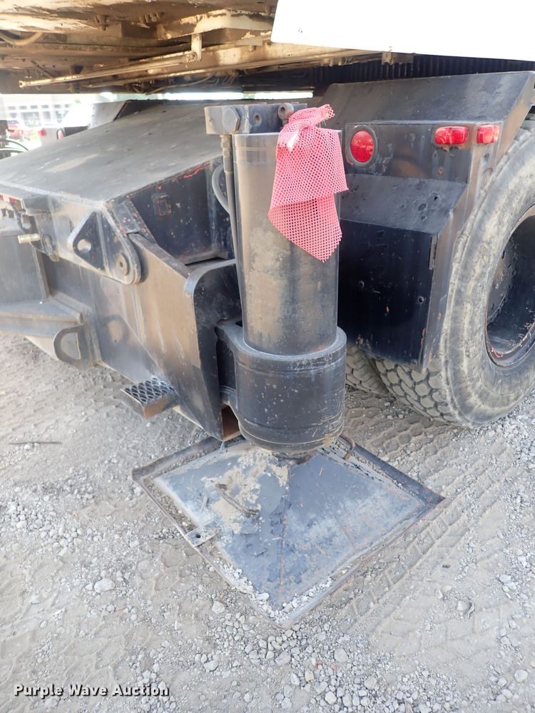 image for item DF5008 1980 FMC Link Belt HC-238B  crane