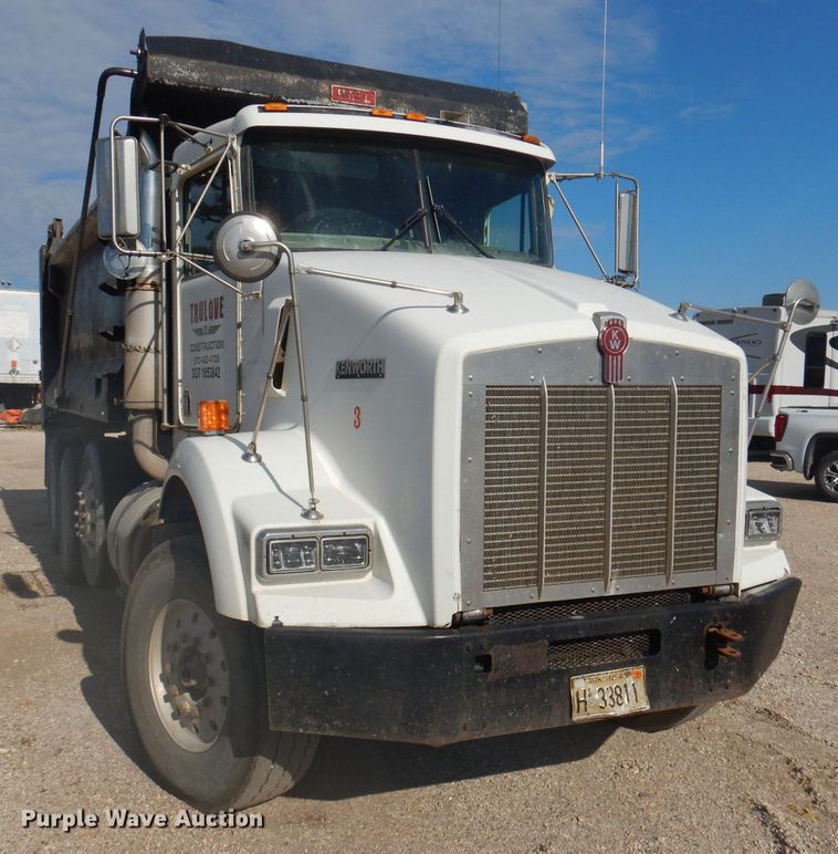 image for item DJ3847 2003 Kenworth T800  dump truck