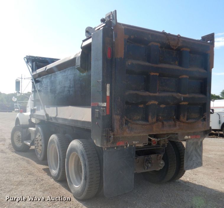 image for item DJ3847 2003 Kenworth T800  dump truck