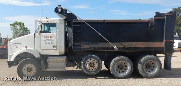 image for item DJ3847 2003 Kenworth T800  dump truck