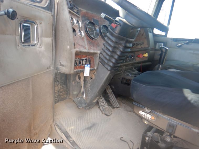 image for item DJ3847 2003 Kenworth T800  dump truck