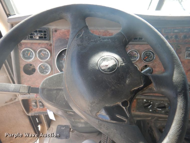 image for item DJ3847 2003 Kenworth T800  dump truck