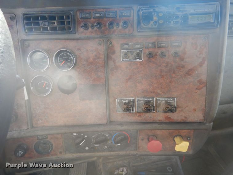 image for item DJ3847 2003 Kenworth T800  dump truck