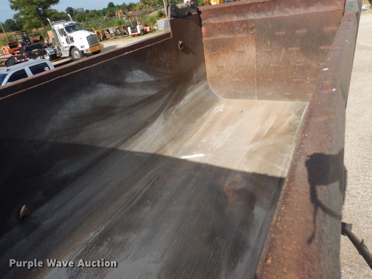 image for item DJ3847 2003 Kenworth T800  dump truck