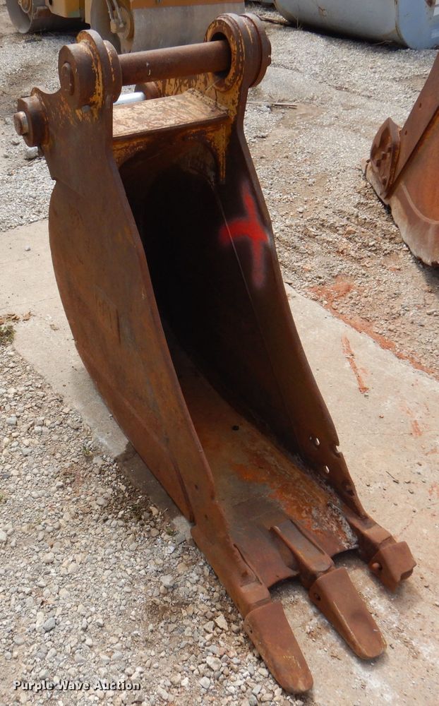 image for item DJ3852 Caterpillar  excavator bucket