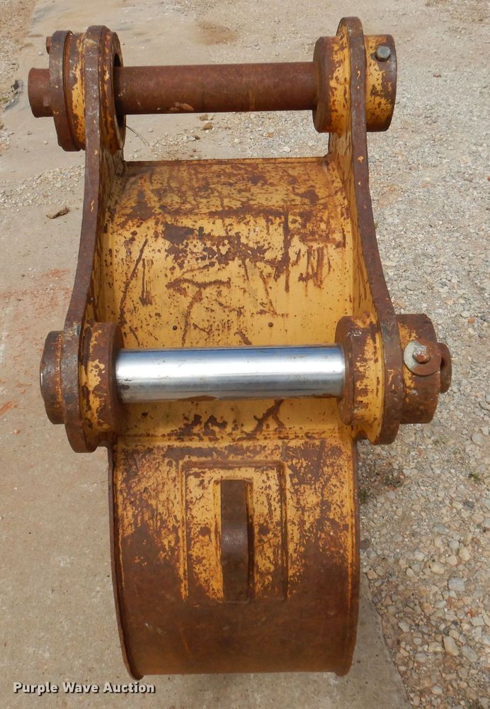 image for item DJ3852 Caterpillar  excavator bucket