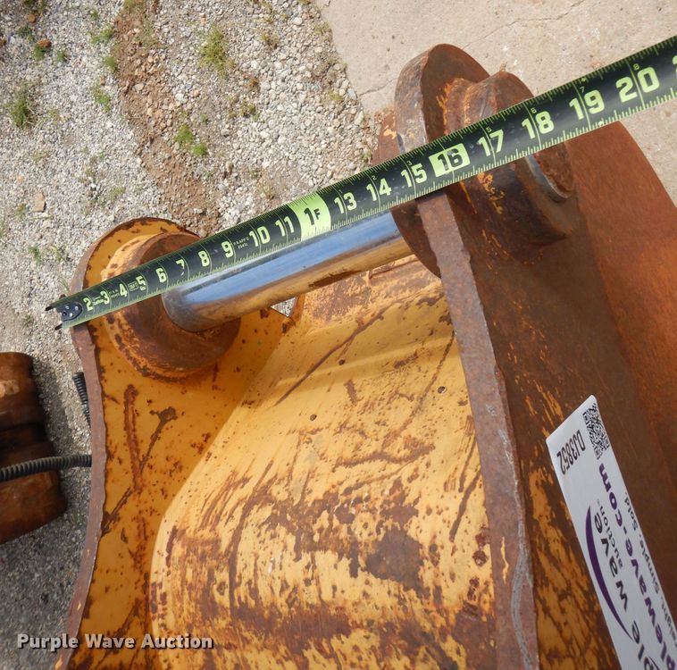 image for item DJ3852 Caterpillar  excavator bucket