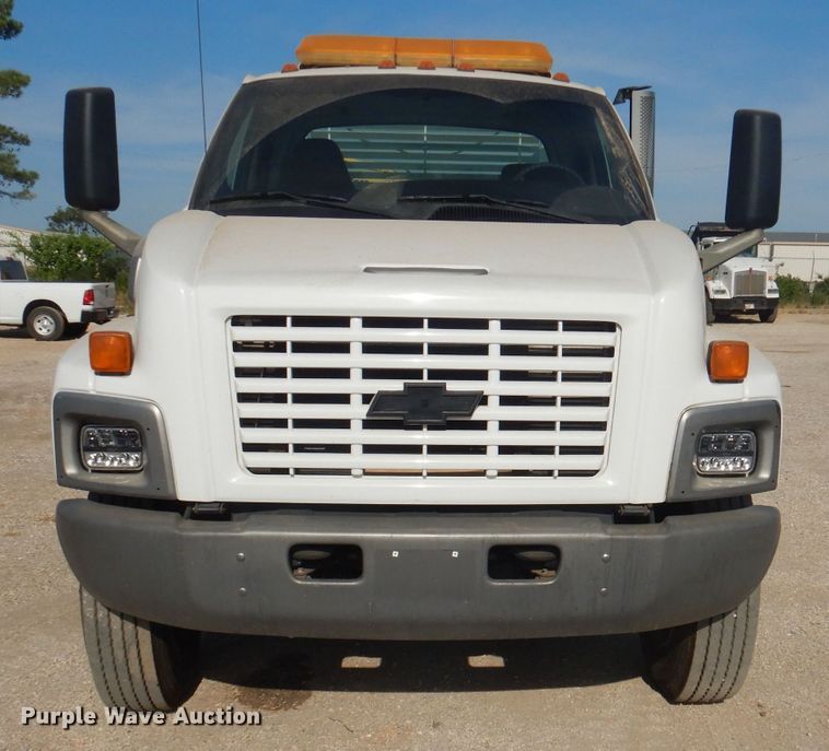 image for item DJ3862 2005 Chevrolet C7500  utility / service truck