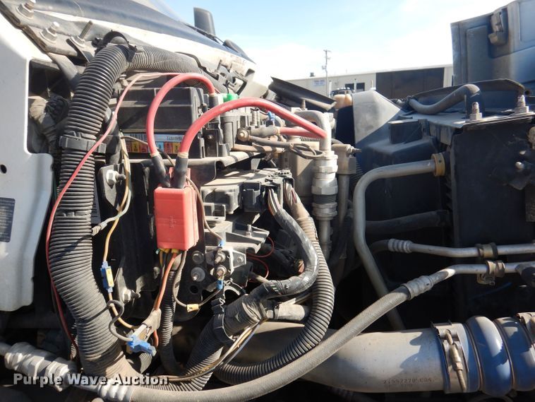 image for item DJ3862 2005 Chevrolet C7500  utility / service truck