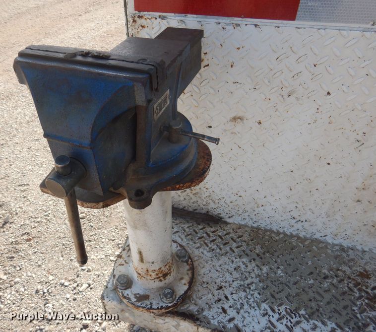 image for item DJ3862 2005 Chevrolet C7500  utility / service truck