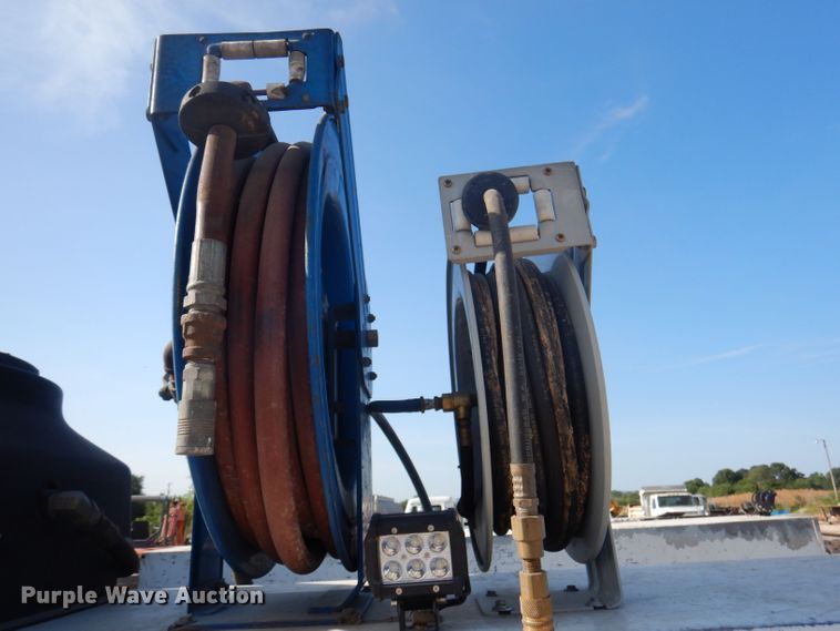 image for item DJ3862 2005 Chevrolet C7500  utility / service truck