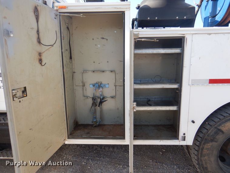 image for item DJ3862 2005 Chevrolet C7500  utility / service truck