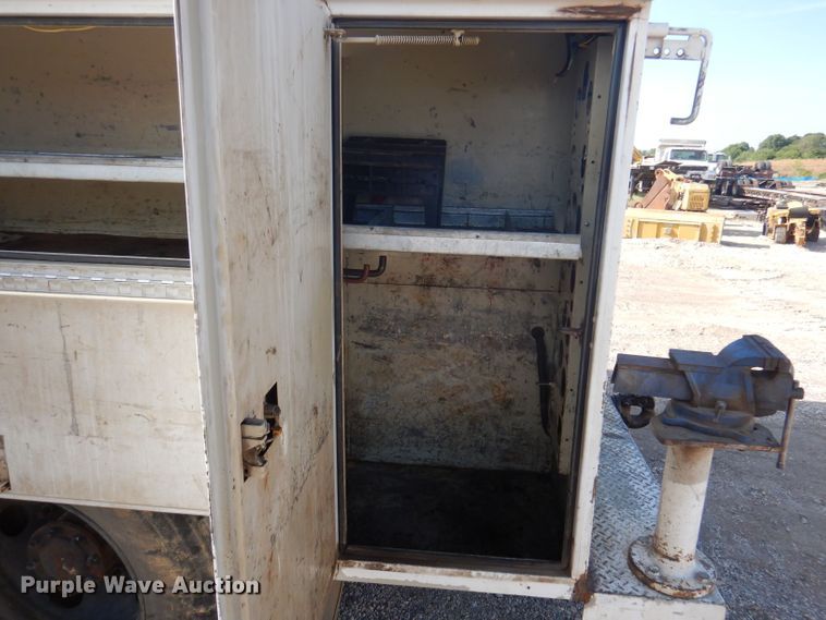 image for item DJ3862 2005 Chevrolet C7500  utility / service truck