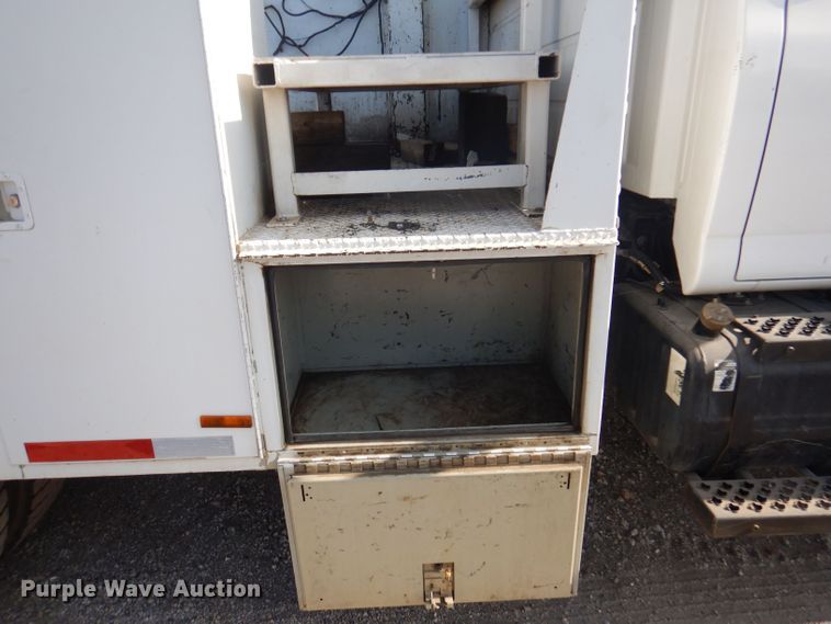 image for item DJ3862 2005 Chevrolet C7500  utility / service truck