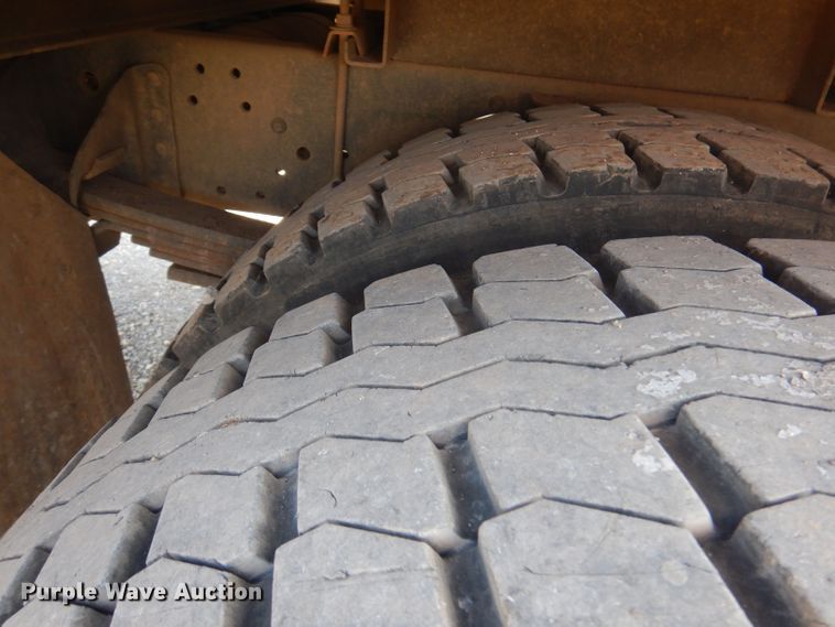 image for item DJ3862 2005 Chevrolet C7500  utility / service truck