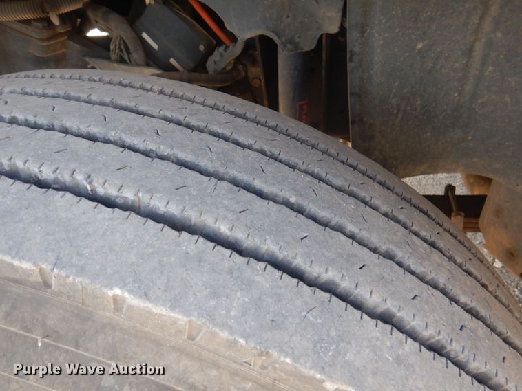 image for item DJ3862 2005 Chevrolet C7500  utility / service truck