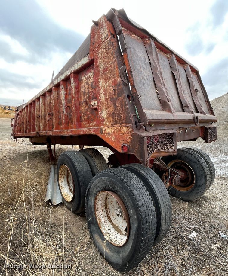 image for item DJ5027 1972 Lufkin  end dump trailer
