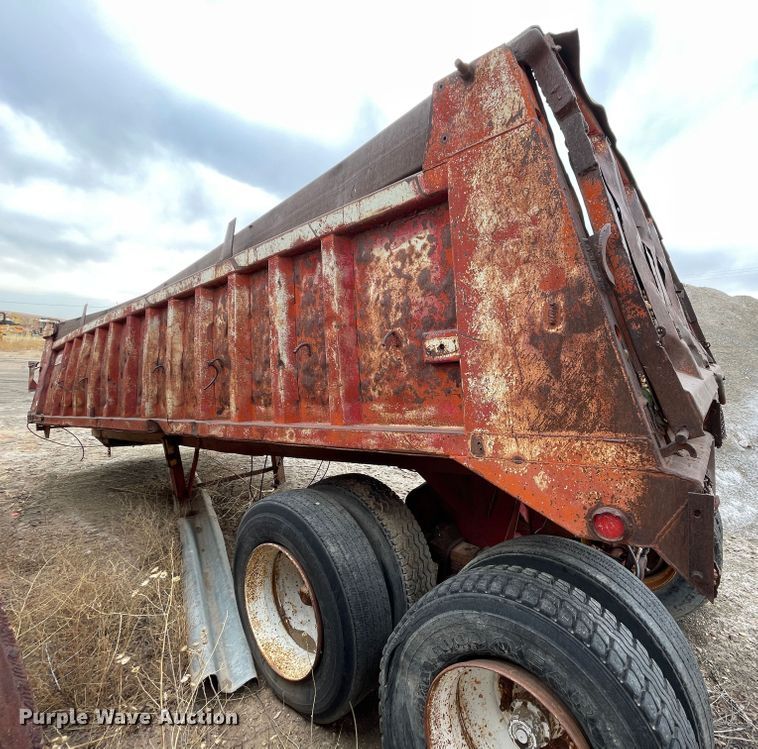 image for item DJ5027 1972 Lufkin  end dump trailer