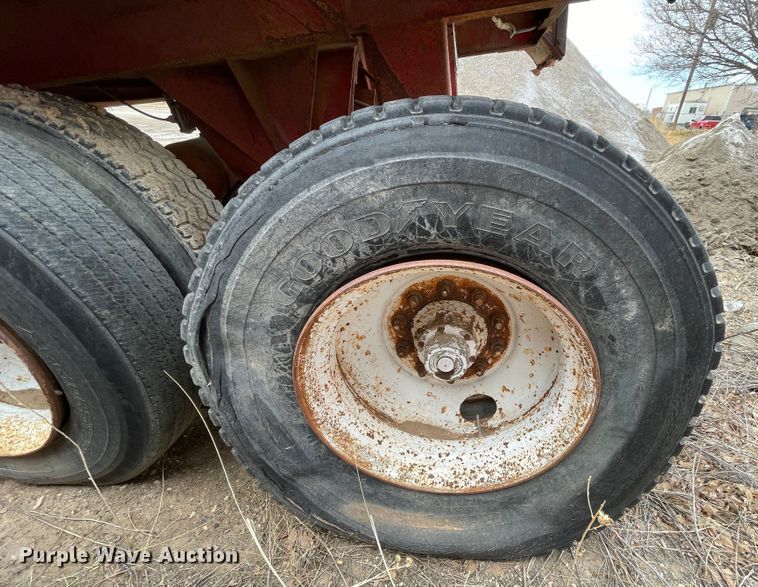 image for item DJ5027 1972 Lufkin  end dump trailer