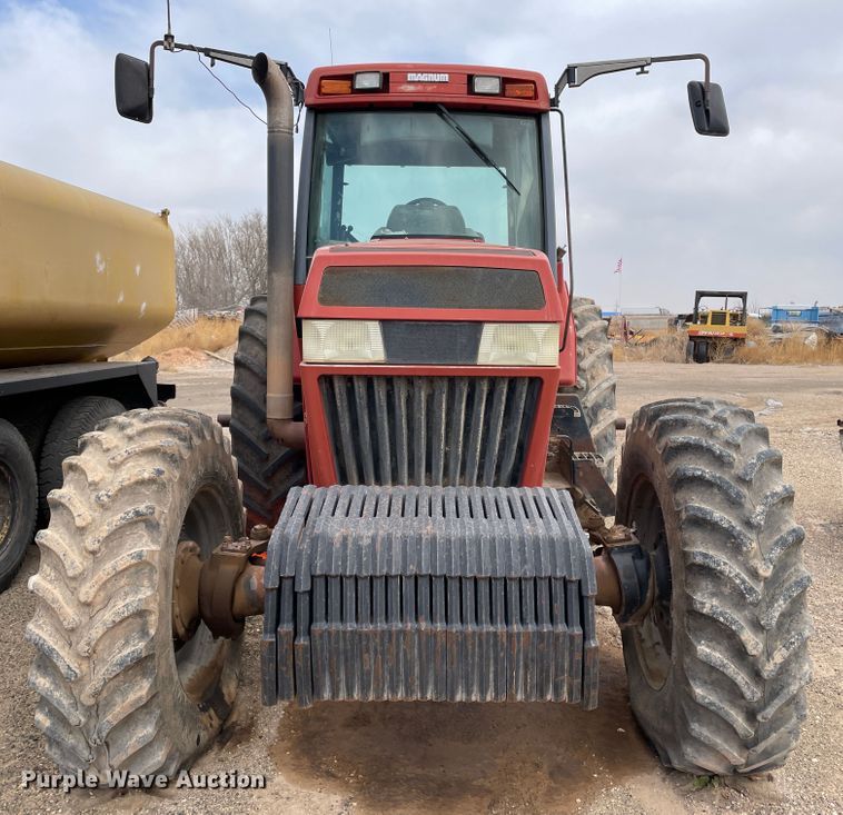 image for item DJ5028 1997 Case IH 8940  MFWD tractor