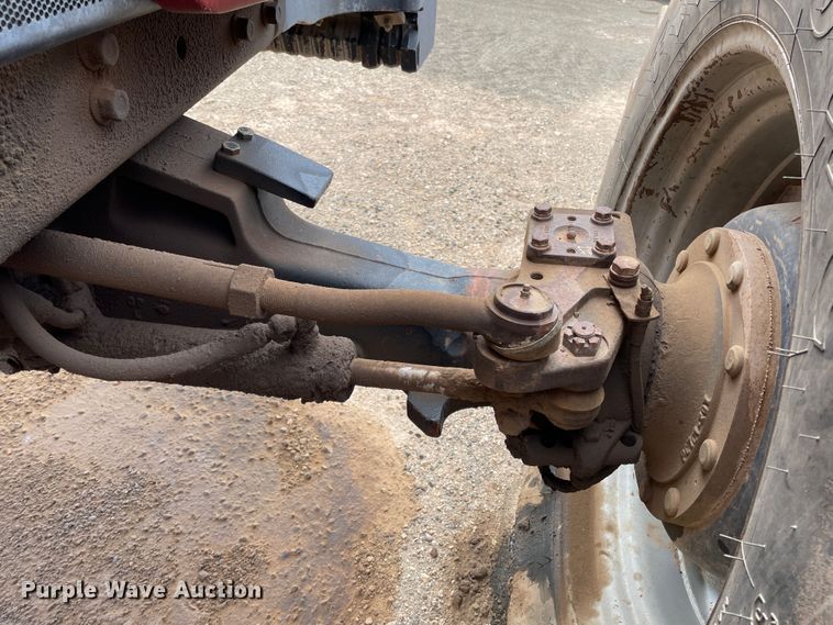 image for item DJ5028 1997 Case IH 8940  MFWD tractor