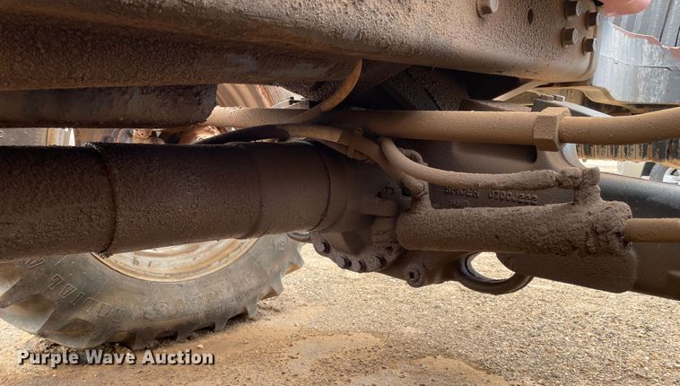 image for item DJ5028 1997 Case IH 8940  MFWD tractor